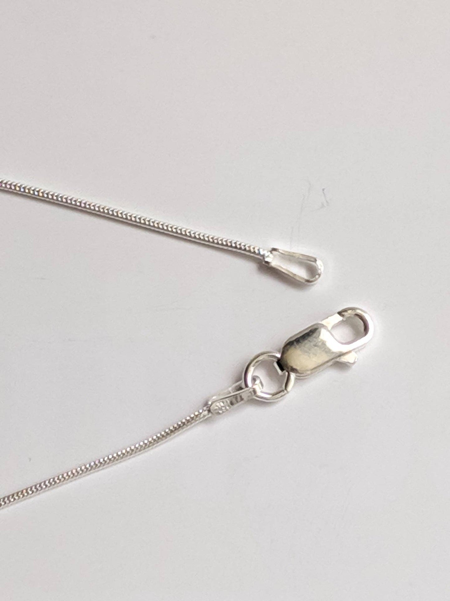 Snake Chain, Thin in Sterling Silver (0.8mm) (Faire)