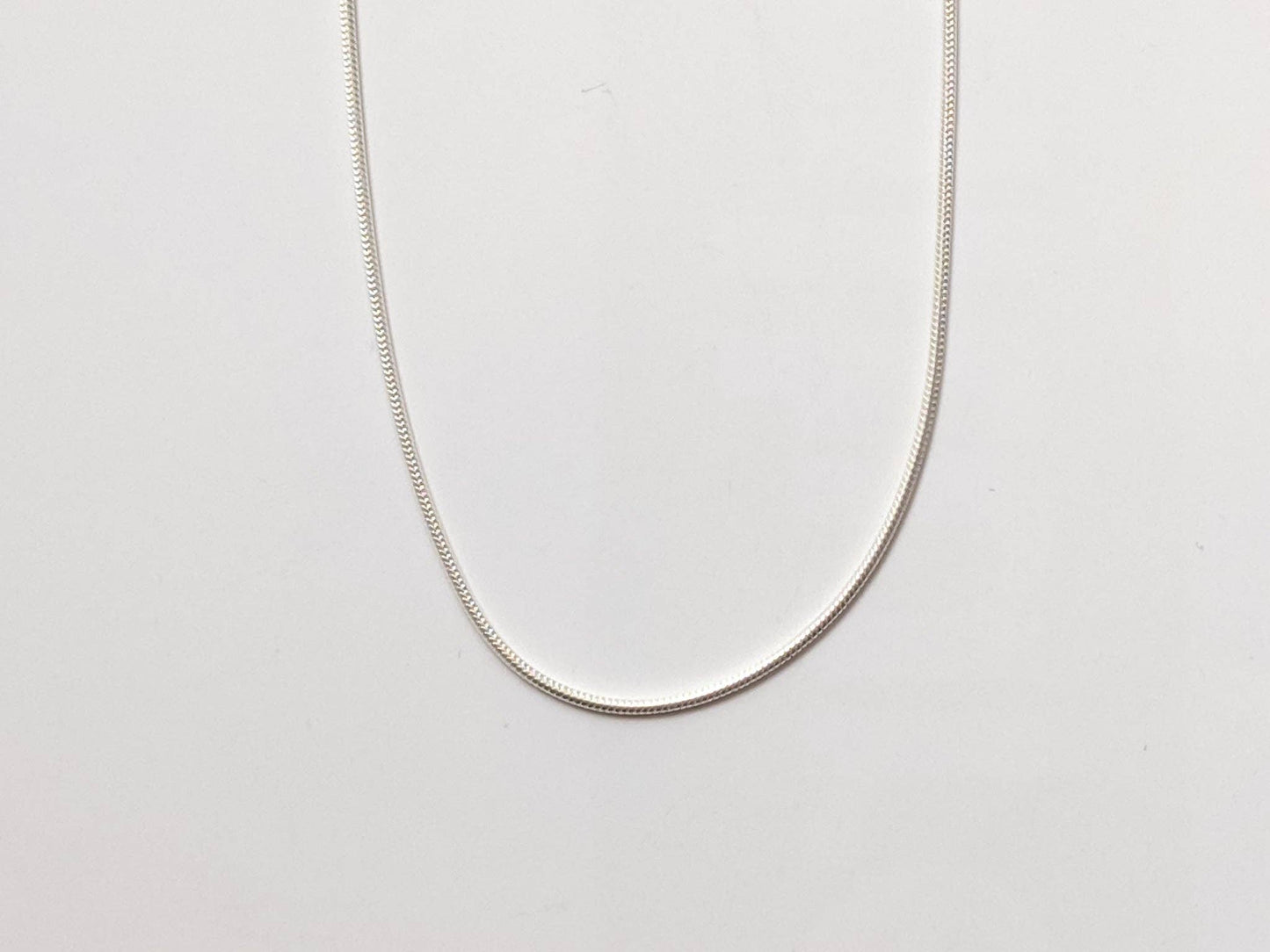 Snake Chain, Thin in Sterling Silver (0.8mm) (Faire)