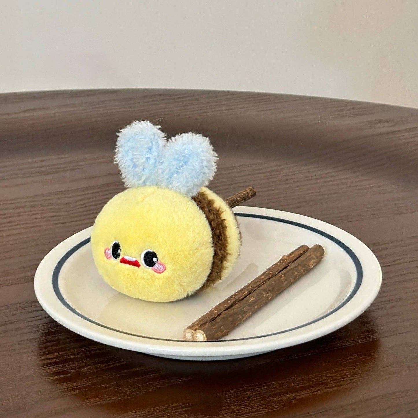 Moo - Plush Bee Cat Toy