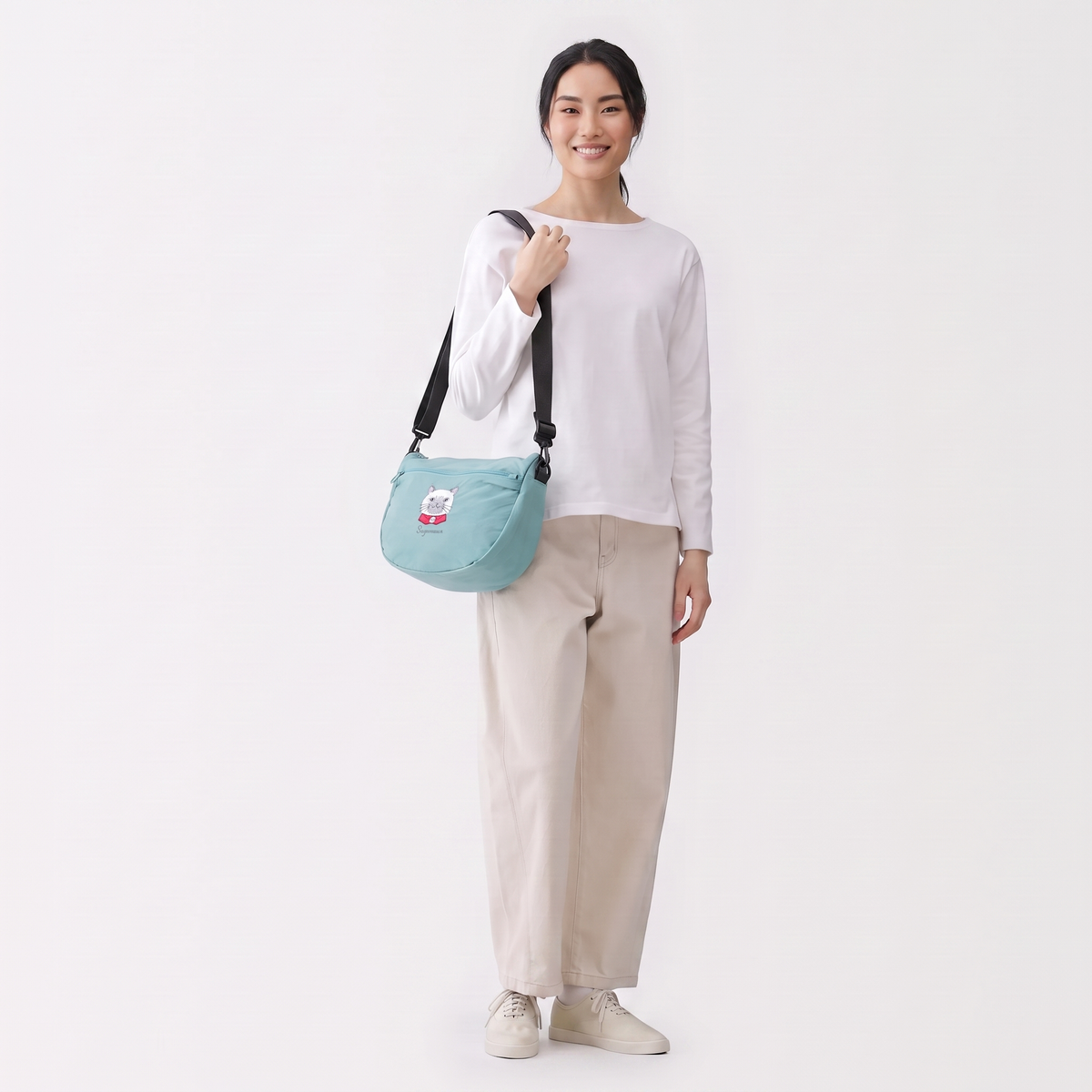 Kusuguru Japan Embroidered Cat Crossbody Bag