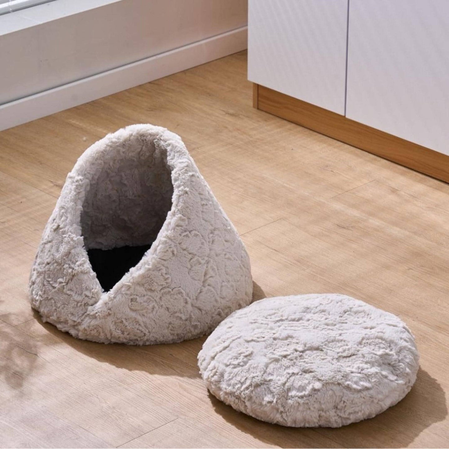 Petpals Rose Cradle Calming Cat Bed