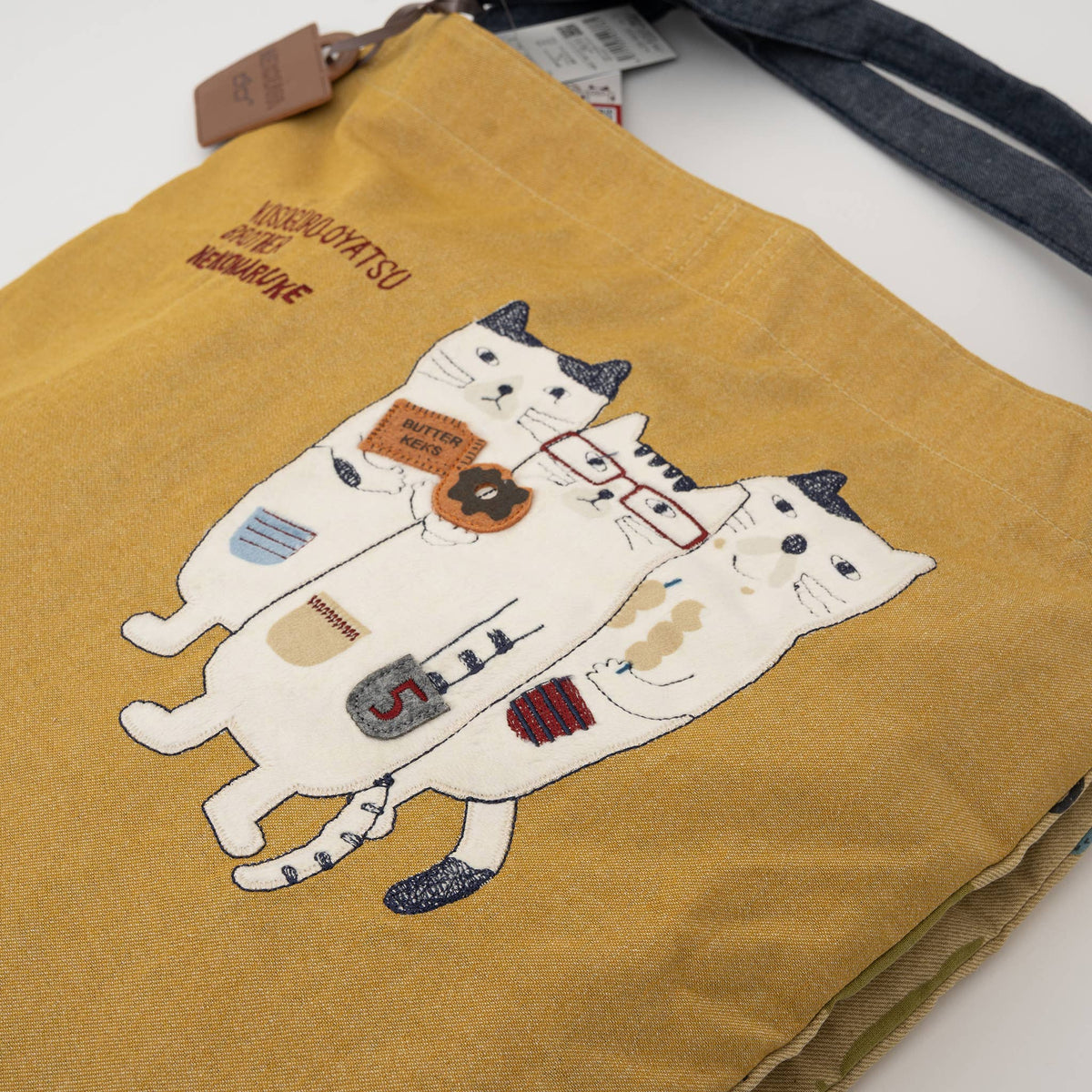 Kusuguru Japan Three Cats Embroidered Large Tote Bag - Yellow