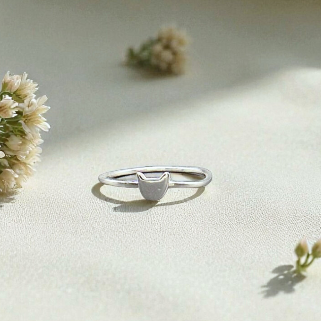 Tiny Kitty Ring