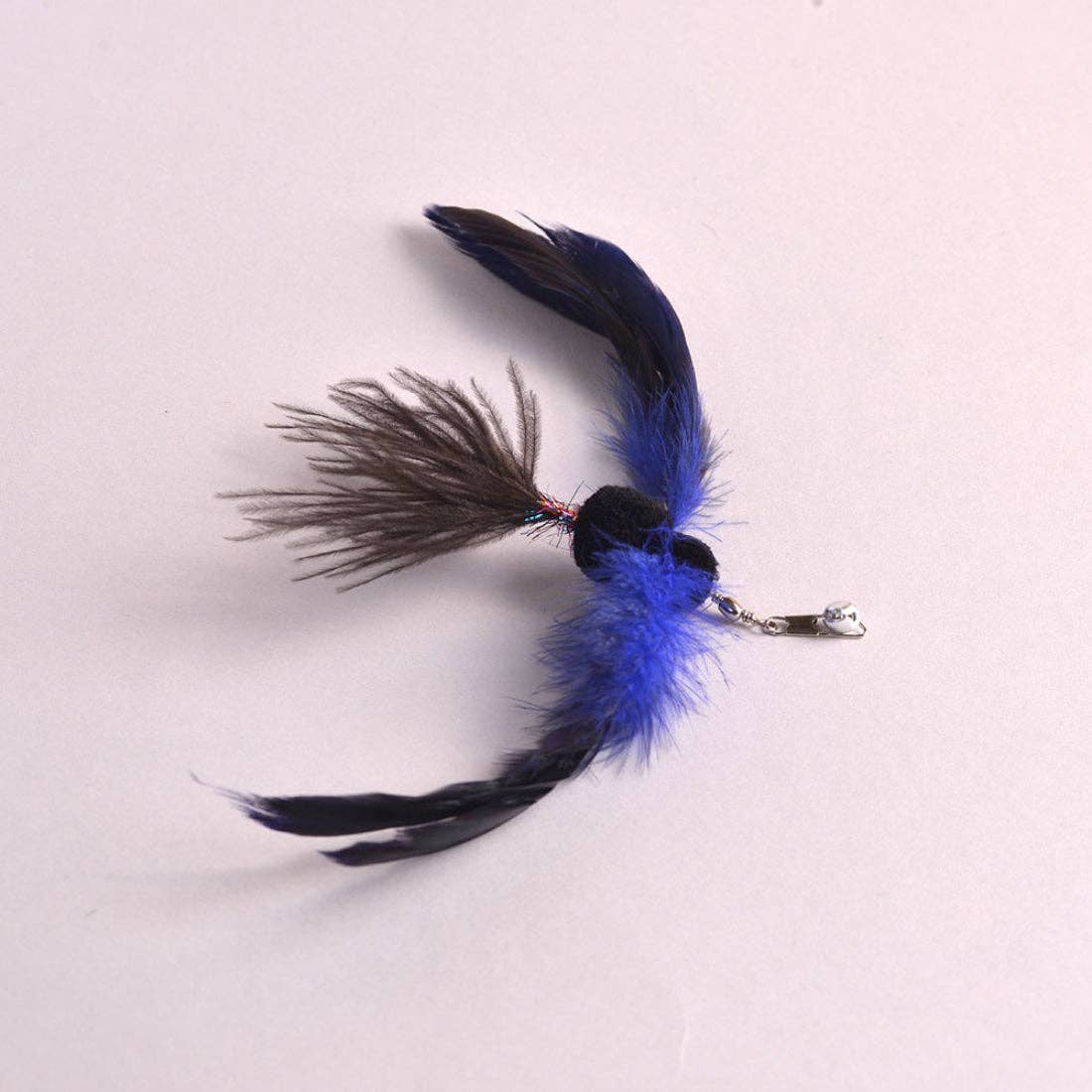 Moo - Playful Feather Plush Toy for Cats