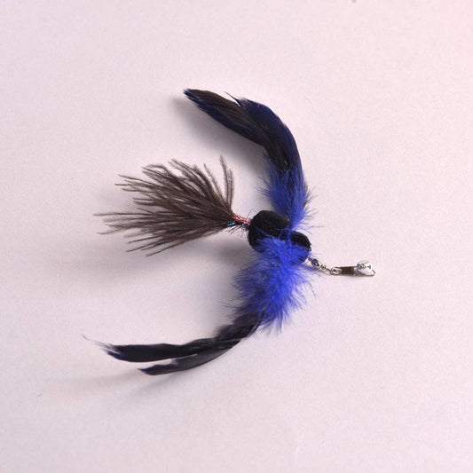 Moo - Playful Feather Plush Toy for Cats