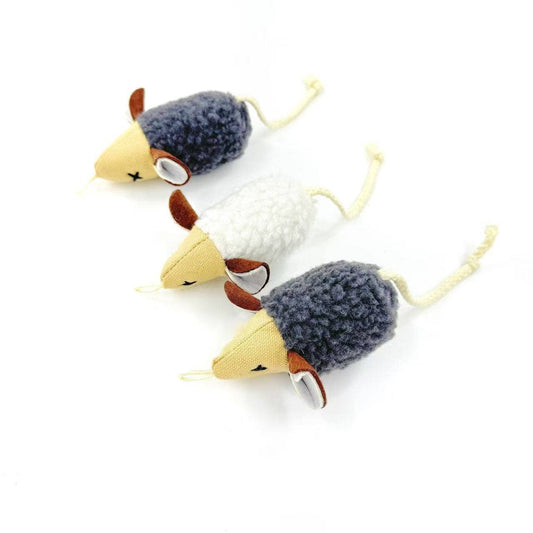 Moo – Wooly Mouse Cat Toy