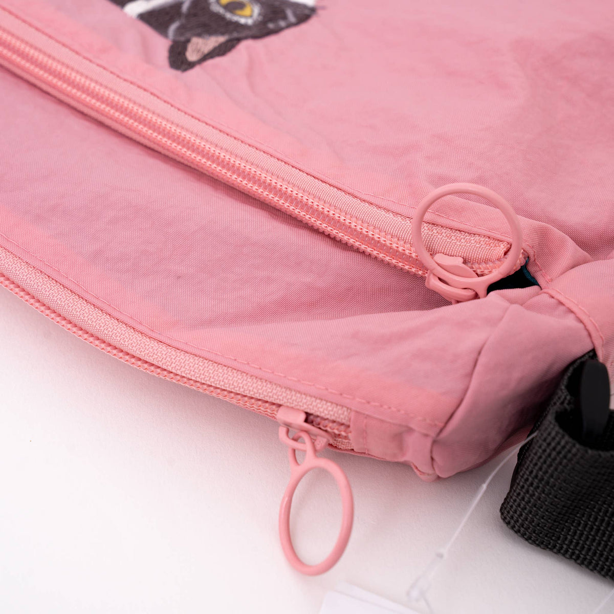 Kusuguru Japan Embroidered Cat Crossbody Bag