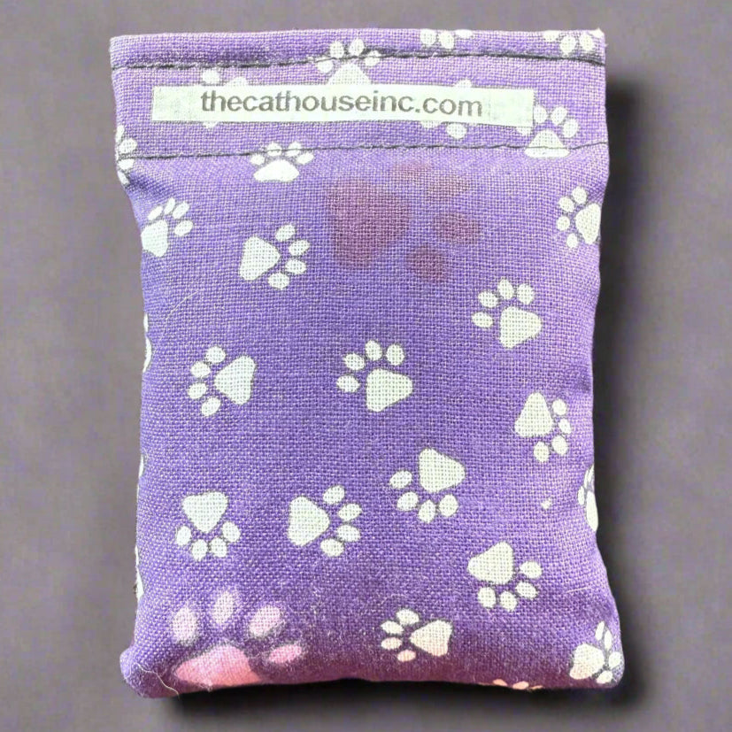 The Cat House Honeysuckle Catnip Refillable Pouch [source: www.thecathouseinc.com (manufacturer); licence: PERMITTED]